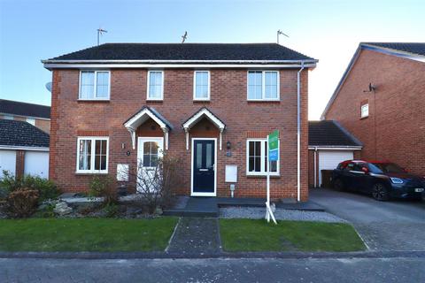 7 Aire Close, Brough, HU15 1GJ