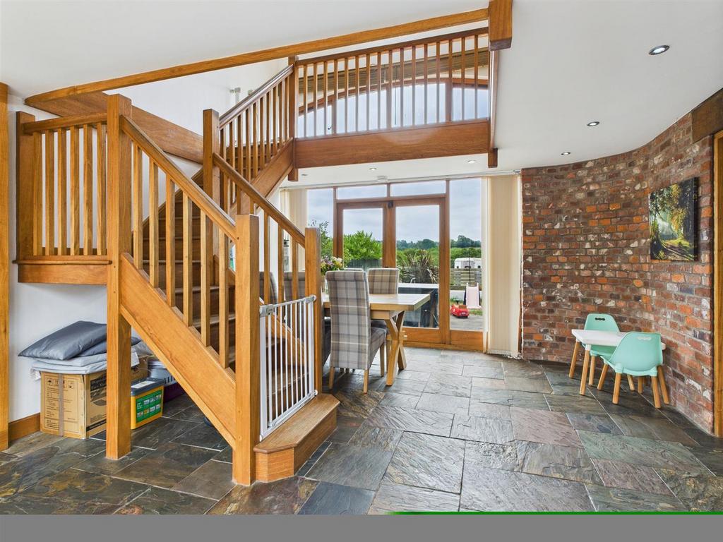 Hallway/Dining Room