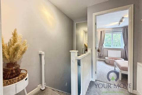 16 Eshlands Brook, Barnsley, S71 5SH