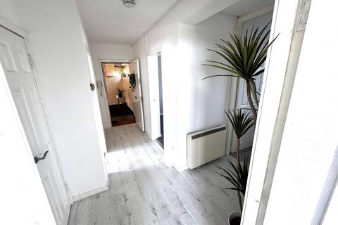 undefined, High Street KY1