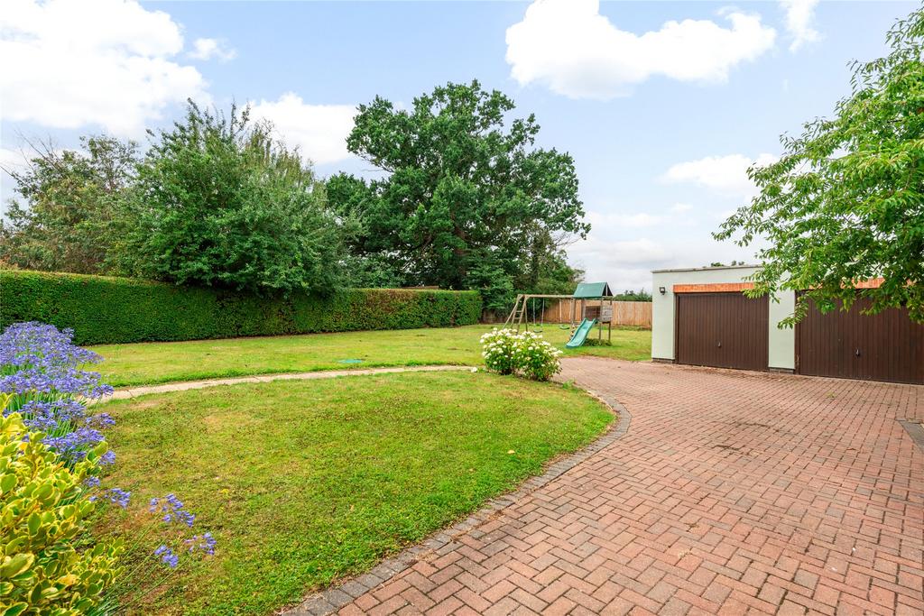 Driveway/Garaging