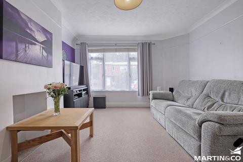 14 Shrublands Close, Chelmsford, CM2 6LR