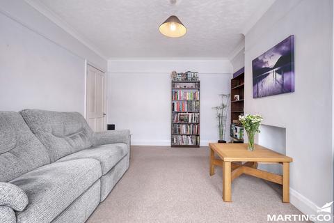 14 Shrublands Close, Chelmsford, CM2 6LR