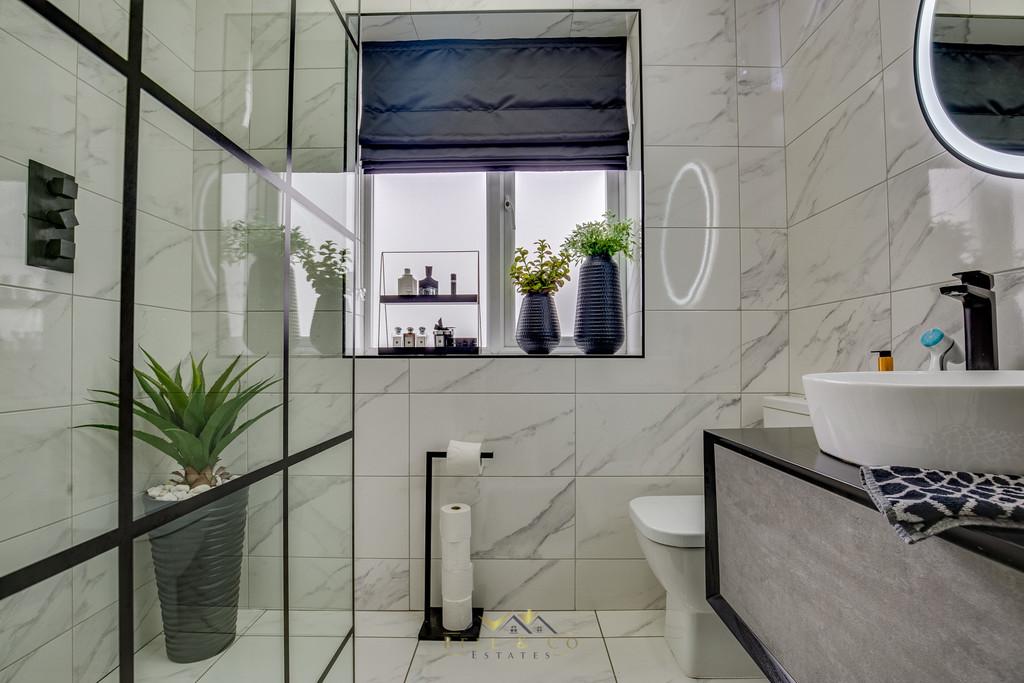 Bathroom 1.2