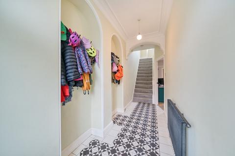 5 bedroom end of terrace house for sale, 25 Park Avenue, Kendal, Cumbria, LA9 5QN