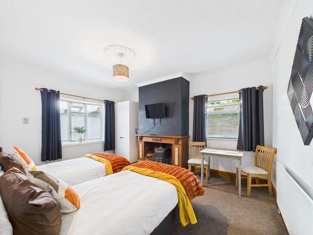 Cam01835 g0 pr0257 still012