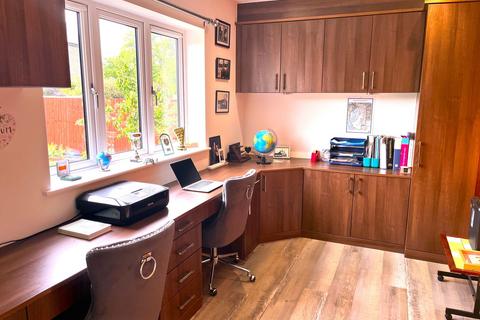 114 Coton Lane, Tamworth, B79 7SU