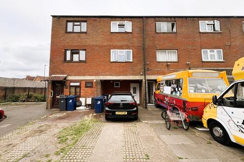 Western Road, Southall