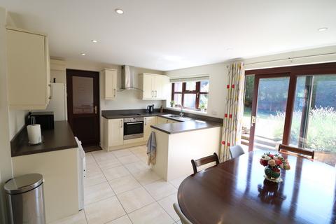 9 Gillows Croft, Shirley, Solihull, B90 4UH