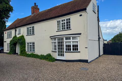 4 bedroom detached house for sale, London Road, Little Clacton