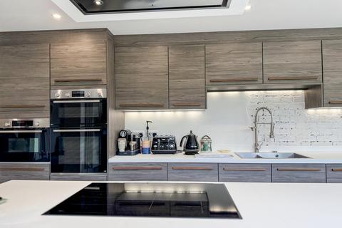 4 bedroom detached house for sale, London Road, Little Clacton