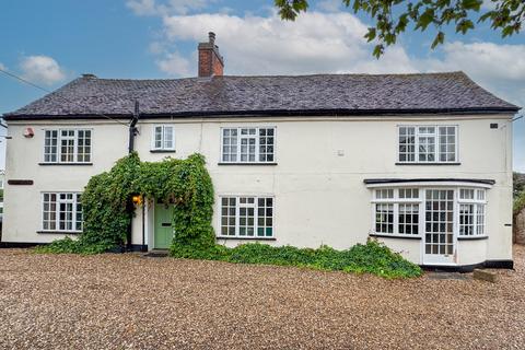 4 bedroom detached house for sale, London Road, Little Clacton