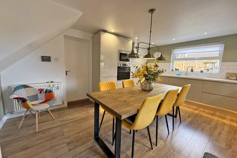 3 bedroom detached house for sale, Curlew Drive, Scarborough YO12