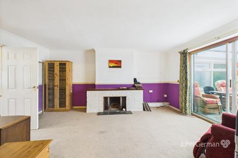 3 bedroom semi-detached house for sale, Mallicot Close, Lichfield