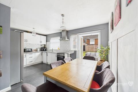 3 bedroom terraced house for sale, Grange Close, Burton-on-Trent