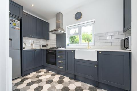 6 Julien Road, Coulsdon, CR5 2DN