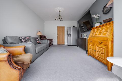 6 Julien Road, Coulsdon, CR5 2DN