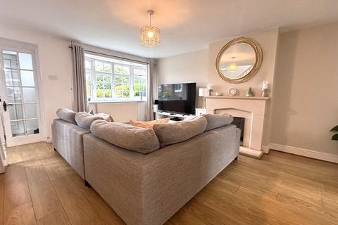 16 Bedford Close, Tiptree, Colchester, CO5 0DB