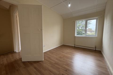 109 Redlands Road, Enfield, EN3 5HW