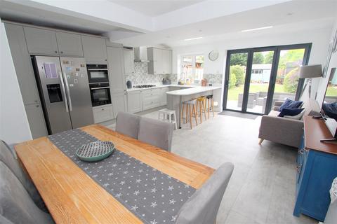 undefined, Birchwood Avenue, Wallington SM6