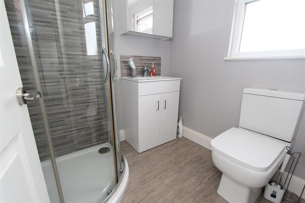 Ensuite.JPG