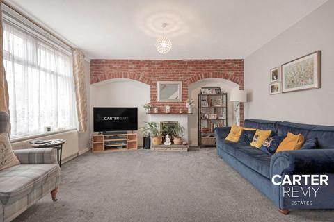 3 bedroom terraced house for sale, Fitztephen Road, Dagenham, RM8