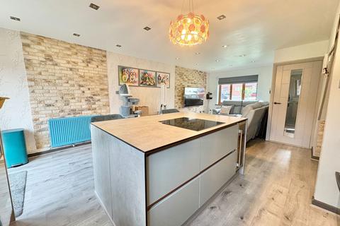 7 Thorncliffe Way, Nuneaton, CV10 0XT