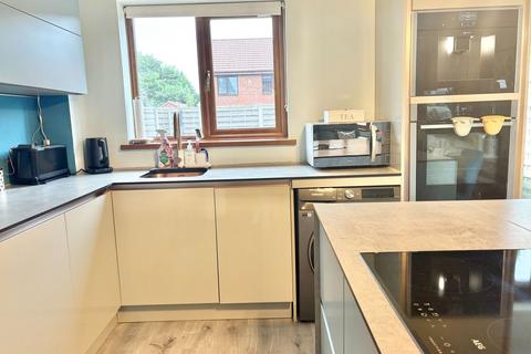 7 Thorncliffe Way, Nuneaton, CV10 0XT
