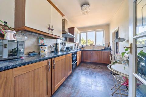 2 bedroom maisonette for sale, Clayfarm Road, London SE9