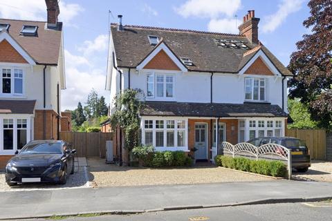 undefined, Mead Road, Cranleigh