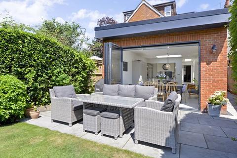 undefined, Mead Road, Cranleigh