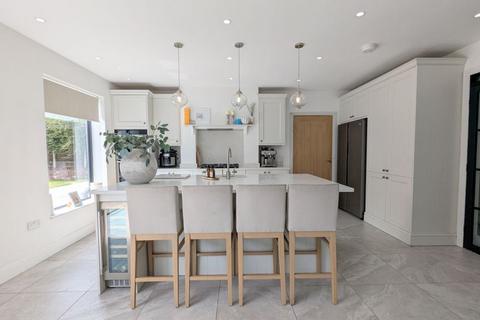 4 bedroom property to rent, Golf Open 2026 - St Peters Road, Birkdale - Sleeps 7