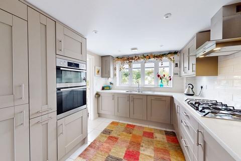 20 Turnlake Road, Chagford, Newton Abbot, TQ13 8FF