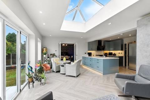 23 Wavenham Close, Sutton Coldfield, B74 4NZ
