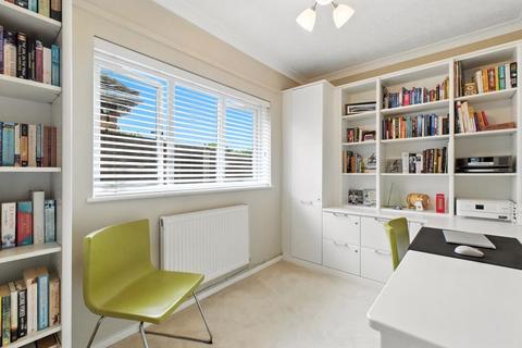 23 Wavenham Close, Sutton Coldfield, B74 4NZ
