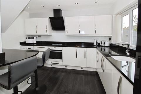 4 bedroom detached house for sale, Meadow Road, Aldridge, WS9 0ST
