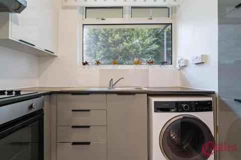 3 bedroom ground floor flat for sale, Butfield House, Stevens Avenue, London