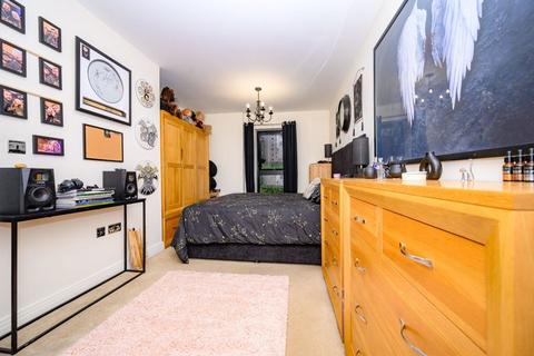 2 bedroom flat for sale, Dakota House, Bessemer Road, Welwyn Garden City
