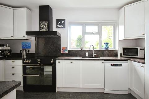 45 Carleton Avenue, Wallington, SM6 9LW