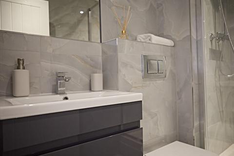 Studio to rent, Apt 30, 113 The Headrow, The Headrow LS1