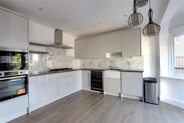 House in Barnet - View 4