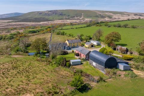 9 bedroom property with land for sale, Mynachlogddu, Clynderwen