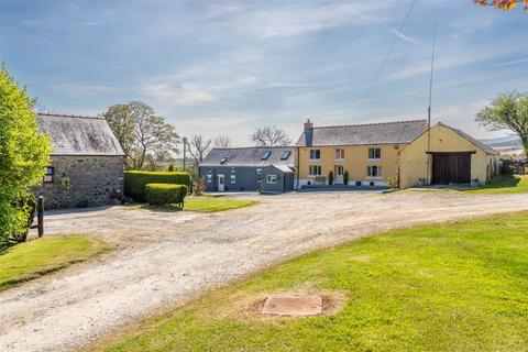 9 bedroom property with land for sale, Mynachlogddu, Clynderwen