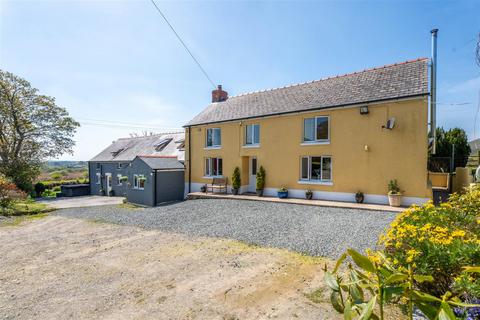 9 bedroom property with land for sale, Mynachlogddu, Clynderwen