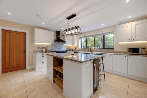 4 bedroom detached house for sale, Clifton Upon Dunsmore, Rugby, Warwickshire CV23 0BE