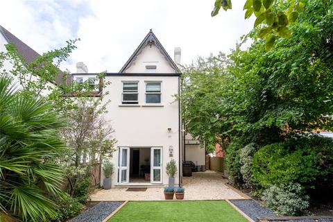3 bedroom apartment for sale, Valley Road, London, SW16