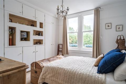 3 bedroom apartment for sale, Valley Road, London, SW16
