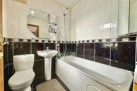 undefined, Waller Avenue, Luton, Beds, LU4 9RR