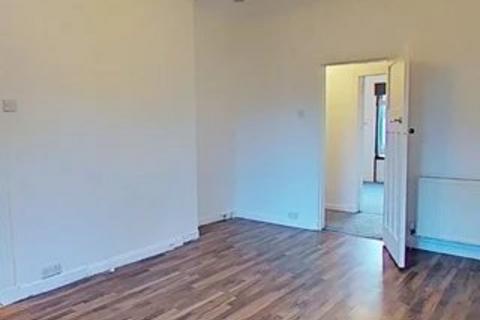 2 bedroom house to rent, Crofthill Road, Croftfoot, Glasgow, G44