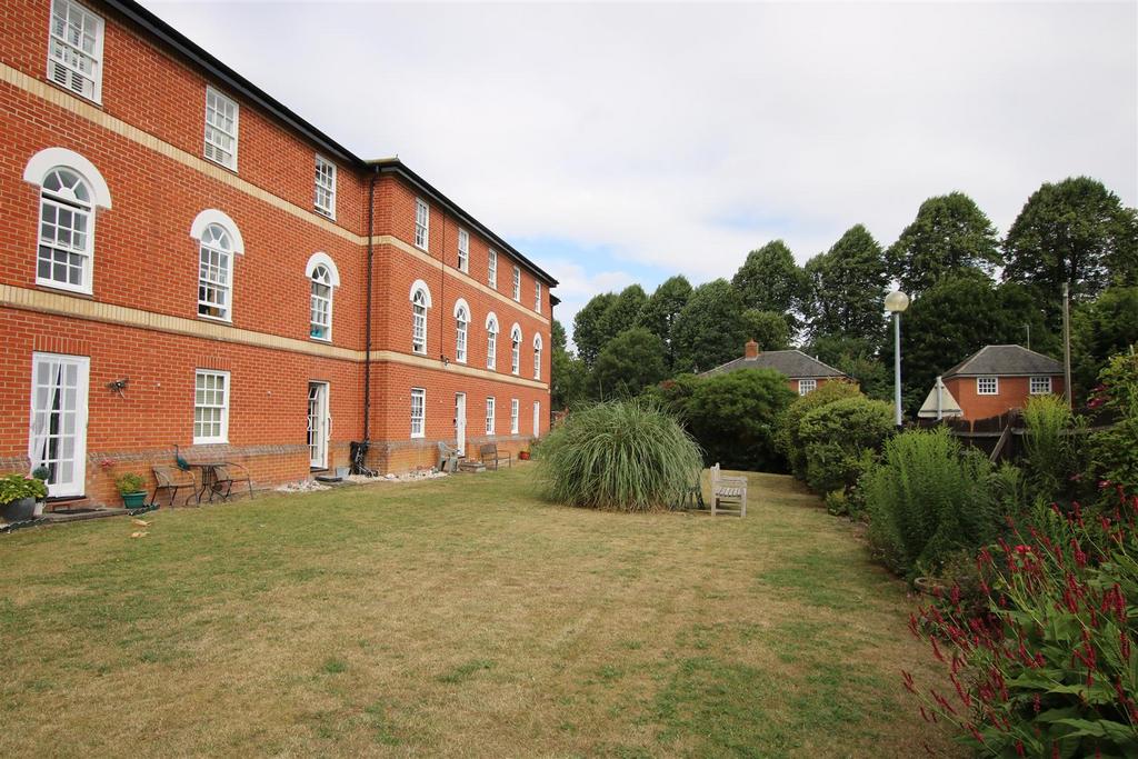 Garden 1.JPG